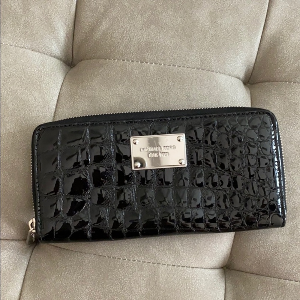 MICHAEL Michael Kors Continental Wallet